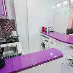 Apartment Ultra White & Lila *