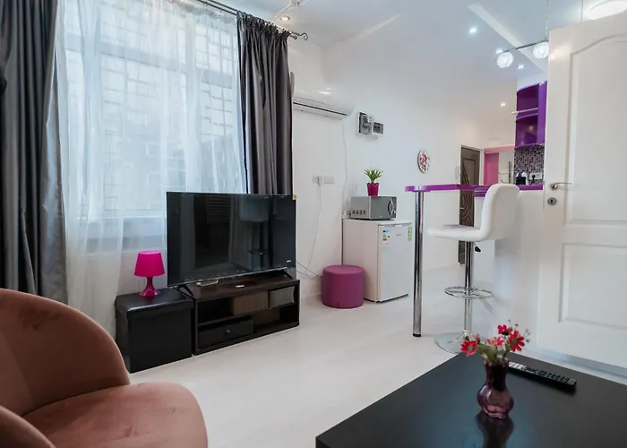 Apartmán Ultra White & Lila