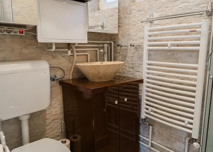 Ultra White & Lila דירה בוקרשט